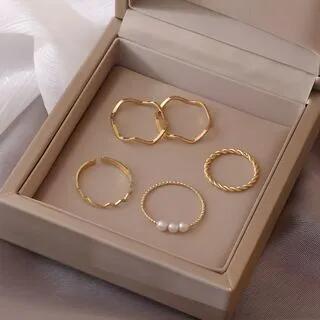 Set of 5: Gold Rings Set of 5 - Gold | Seirios by Seirios