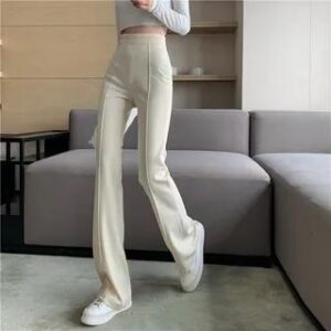 Wide-Leg Trousers and Contemporary Relaxed Tailoring