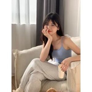 Blue Long Sleeve Fitted Top: How to Give This Look a Fashion-Forward Finish Blue Long Sleeve Fitted Top fashion styling inspiration