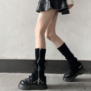 Slouchy Leg Warmers: Contemporary Outfit Ideas Slouchy Leg Warmers fashion styling inspiration