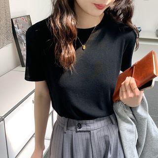 Short-Sleeve Round Neck Plain T-Shirt Black by Magimomo