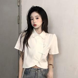 Short-Sleeve Collared Plain Blouse White | Shinsei by Shinsei