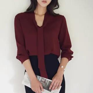 Long-Sleeve V-Neck Plain Lace Up Chiffon Blouse Wine Red by Muezz
