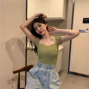 Short-Sleeve Sweetheart-Neckline Plain Knit Top Green 241861934