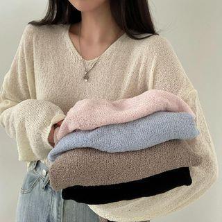V-Neck Plain Sweater Off-White by Duwnie