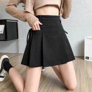 Pleated Mini Skirt: Everyday Outfit Inspiration Pleated Mini Skirt fashion styling inspiration