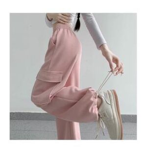 Relaxed wide-leg trousers fashion outfit inspiration