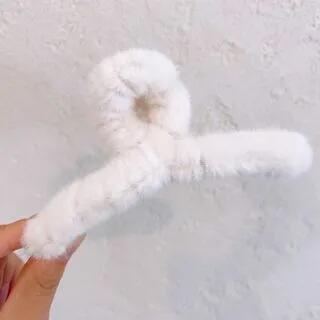 Fluffy Hair Claw White | Kiren by Kiren