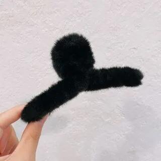 Fluffy Hair Claw Black | Kiren by Kiren