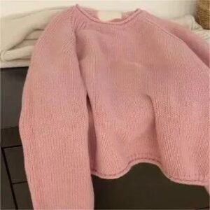 Pink Crewneck Sweatshirt fashion styling inspiration