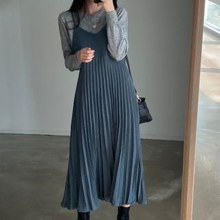 Spaghetti Strap V-Neck Plain Pleated Midi A-Line Dress Blue by ISSOL