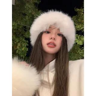 Plain Fluffy Hat Milky White by Frior