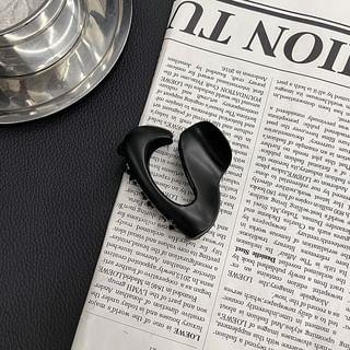 Alloy Hair Claw Black | Rosesand by Rosesand