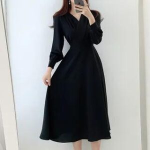 Feminine Dress: Finding the Right Styling Balance — Modern Classics Feminine Dress fashion styling photograph