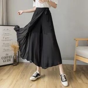 Wide-Leg Trousers and Contemporary Relaxed Tailoring | Modern Romantic Details Wide-Leg Trousers and Contemporary Relaxed Tailoring