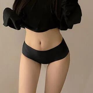Plain Seamless Panty Black by Croix