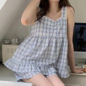 Relaxed Loungewear with Everyday Polish: Soft Feminine Fashion Relaxed Loungewear with Everyday Polish