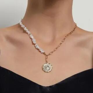Embossed Disc Pendant Faux Pearl Necklace Silver | Parskletie by Parskletie