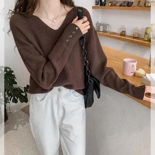 Long-Sleeve V-Neck Ribbed Knit Top Coffee by Essere