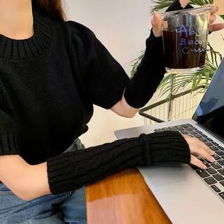 Plain Knit Arm Sleeves Black by Betsuno