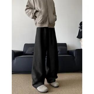 Plain Banana Sweatpants Black by VEAZ