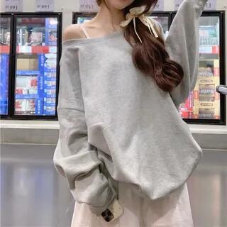 Cold-Shoulder Long-Sleeve Plain Pullover Sweatshirt - Gray by Metonymph