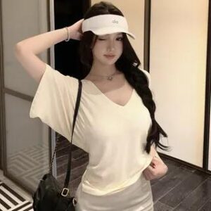 Butter Yellow Relaxed Tee: How to Style This Standout Look Butter Yellow Relaxed Tee fashion styling inspiration