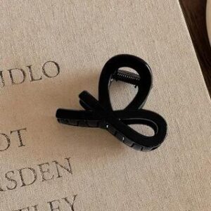 Curve Resin Hair Claw Clip Glossy Black | LIDO 282147377