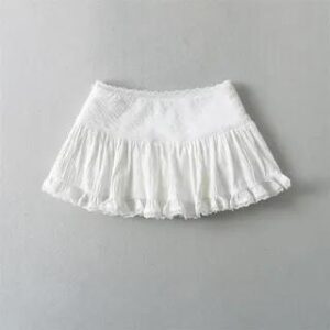 Pleated Mini Skirt: A Fresh Spin on Wardrobe Essentials pleated mini skirt fashion styling inspiration