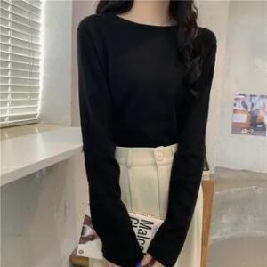 Black Fitted Long Sleeve Top: A Fresh Perspective and Styling Ideas Black Fitted Long Sleeve Top