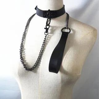 Faux Leather Choker with Leash Black | SURELIN by SURELIN